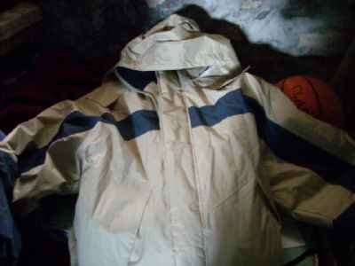 Vends doudoune ski 2 couleurs- Taille 4-homme